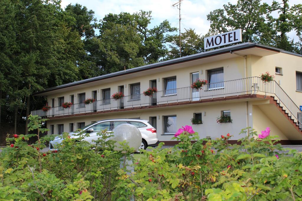 Hotel Drive In Motel Capellen Kültér fotó